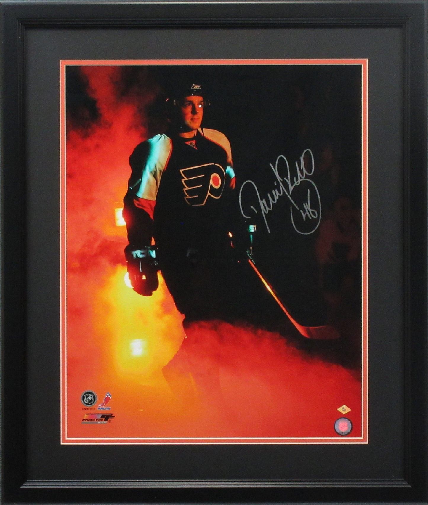 Danny Briere Philadelphia Flyers Autographed 16x20 "Smoke" Photo Framed