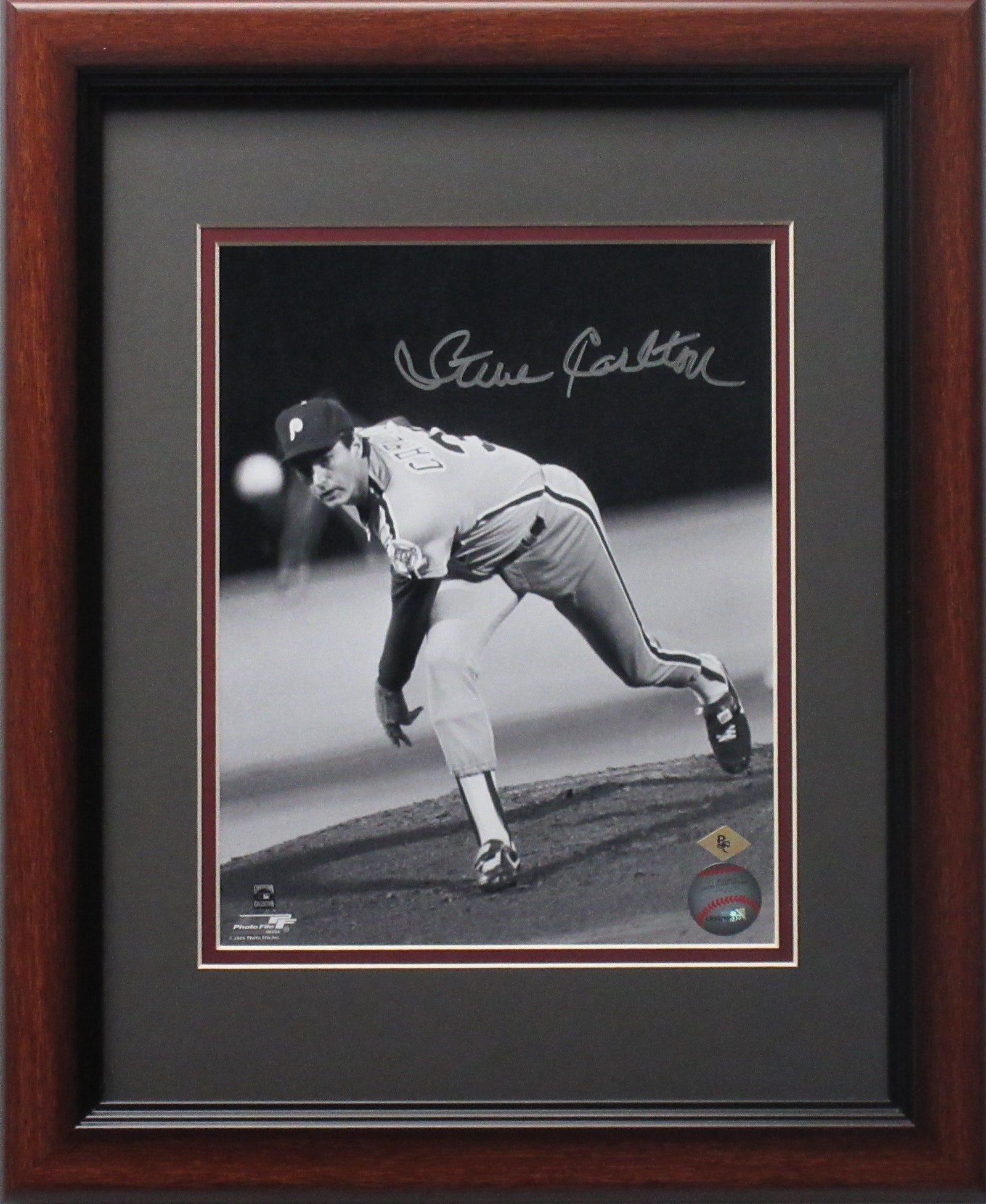 Steve Carlton Signed Twins 8x10 Photo (SOP COA)