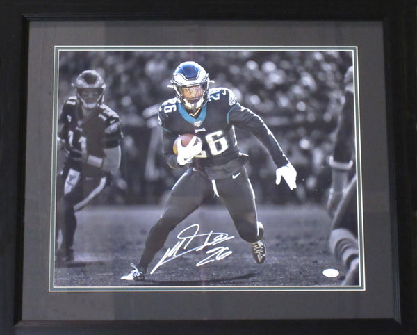 Vince Papale autographed 8x10 photo (Philadelphia Eagles Invincible) #6  Matted & Framed