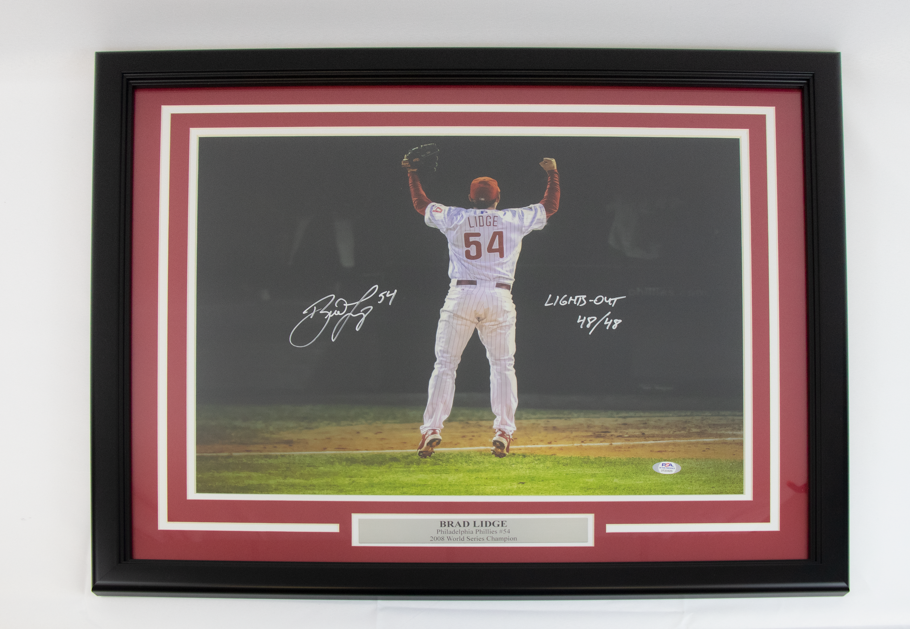 Brad Lidge Autographed 16x20 World Series Last Out Photo Framed